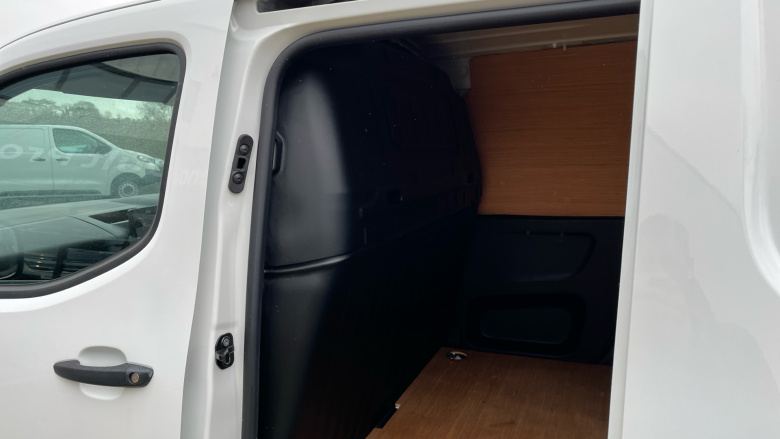 Vauxhall Combo Cargo Combo L1 Diesel 2300 1.5 Turbo D 100ps H1 Sportive Van